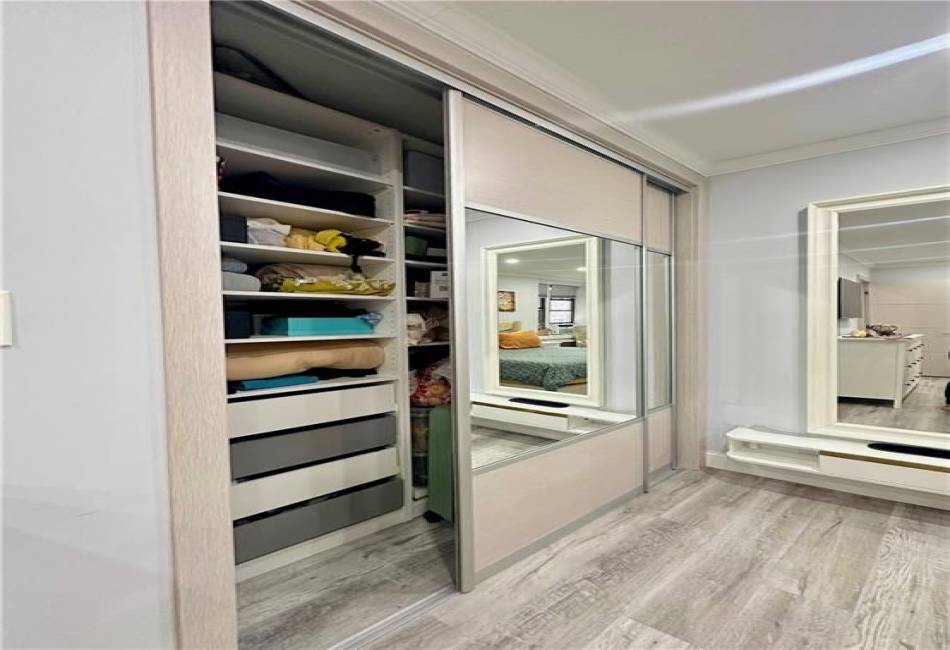 2680 19th Street, Brooklyn, New York 11235, 2 Bedrooms Bedrooms, ,1 BathroomBathrooms,Residential,For Sale,19th,490927