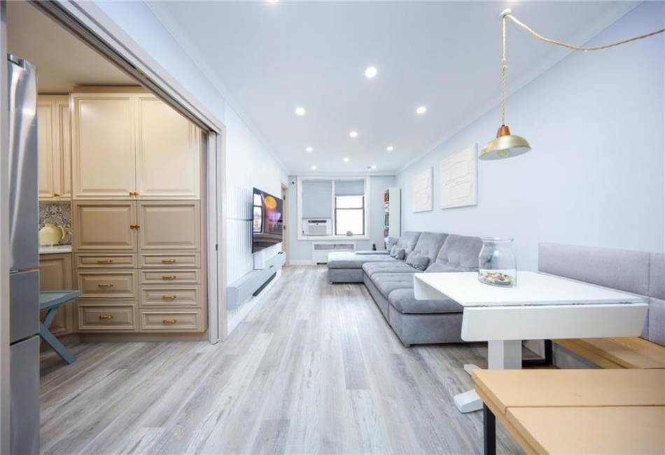 2680 19th Street, Brooklyn, New York 11235, 2 Bedrooms Bedrooms, ,1 BathroomBathrooms,Residential,For Sale,19th,490927