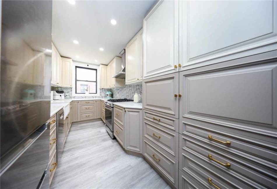 2680 19th Street, Brooklyn, New York 11235, 2 Bedrooms Bedrooms, ,1 BathroomBathrooms,Residential,For Sale,19th,490927