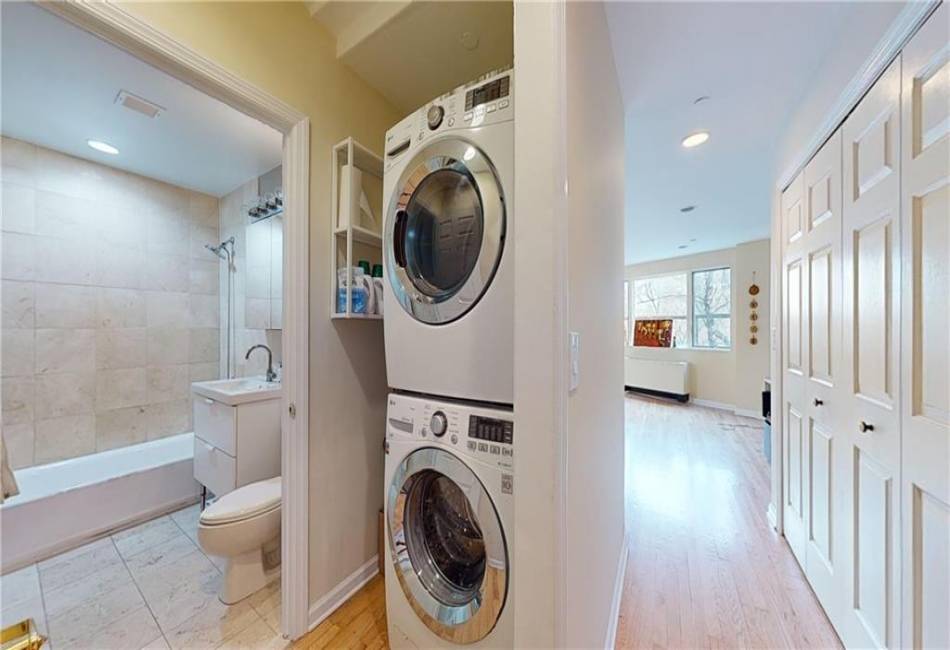 702 Ocean Parkway, Brooklyn, New York 11230, 2 Bedrooms Bedrooms, ,2 BathroomsBathrooms,Residential,For Sale,Ocean,490928
