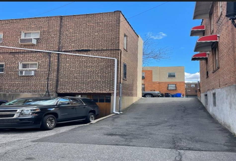 8235 Ankener Avenue, Elmhurst, New York 11373, ,2 BathroomsBathrooms,Residential,For Sale,Ankener,490932