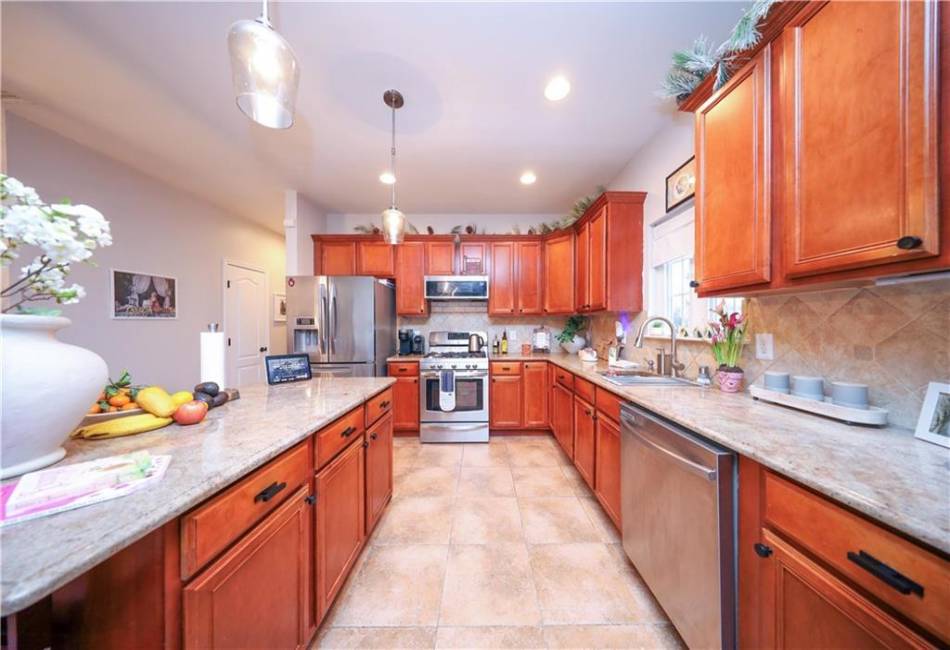 147 Kirshon Avenue, Staten Island, New York 10314, 4 Bedrooms Bedrooms, ,4 BathroomsBathrooms,Residential,For Sale,Kirshon,490933