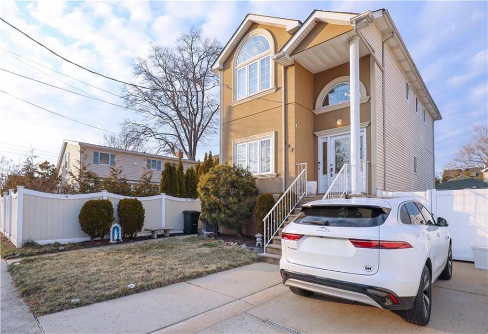 147 Kirshon Avenue, Staten Island, New York 10314, 4 Bedrooms Bedrooms, ,4 BathroomsBathrooms,Residential,For Sale,Kirshon,490933