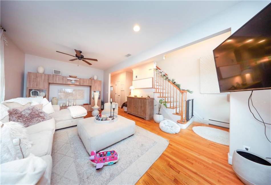 147 Kirshon Avenue, Staten Island, New York 10314, 4 Bedrooms Bedrooms, ,4 BathroomsBathrooms,Residential,For Sale,Kirshon,490933