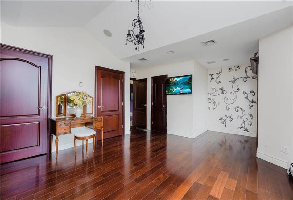 246 Howard Avenue, Staten Island, New York 10301, 5 Bedrooms Bedrooms, ,5 BathroomsBathrooms,Residential,For Sale,Howard,490937