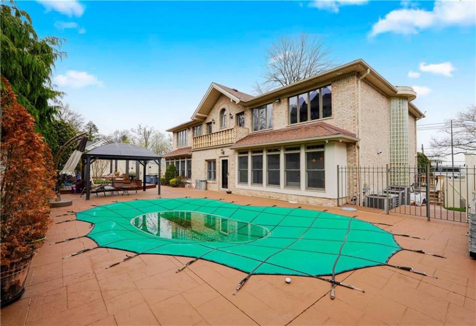 246 Howard Avenue, Staten Island, New York 10301, 5 Bedrooms Bedrooms, ,5 BathroomsBathrooms,Residential,For Sale,Howard,490937