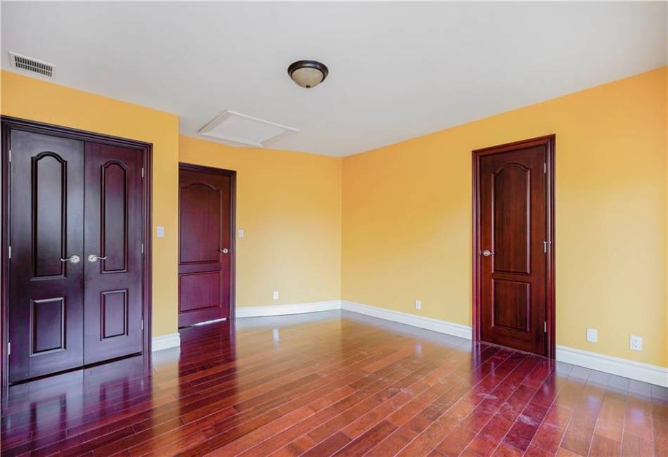 246 Howard Avenue, Staten Island, New York 10301, 5 Bedrooms Bedrooms, ,5 BathroomsBathrooms,Residential,For Sale,Howard,490937