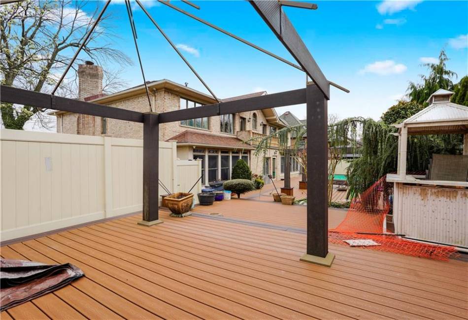 246 Howard Avenue, Staten Island, New York 10301, 5 Bedrooms Bedrooms, ,5 BathroomsBathrooms,Residential,For Sale,Howard,490937