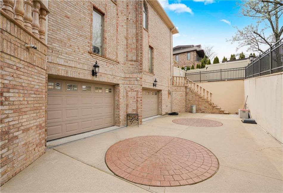 246 Howard Avenue, Staten Island, New York 10301, 5 Bedrooms Bedrooms, ,5 BathroomsBathrooms,Residential,For Sale,Howard,490937