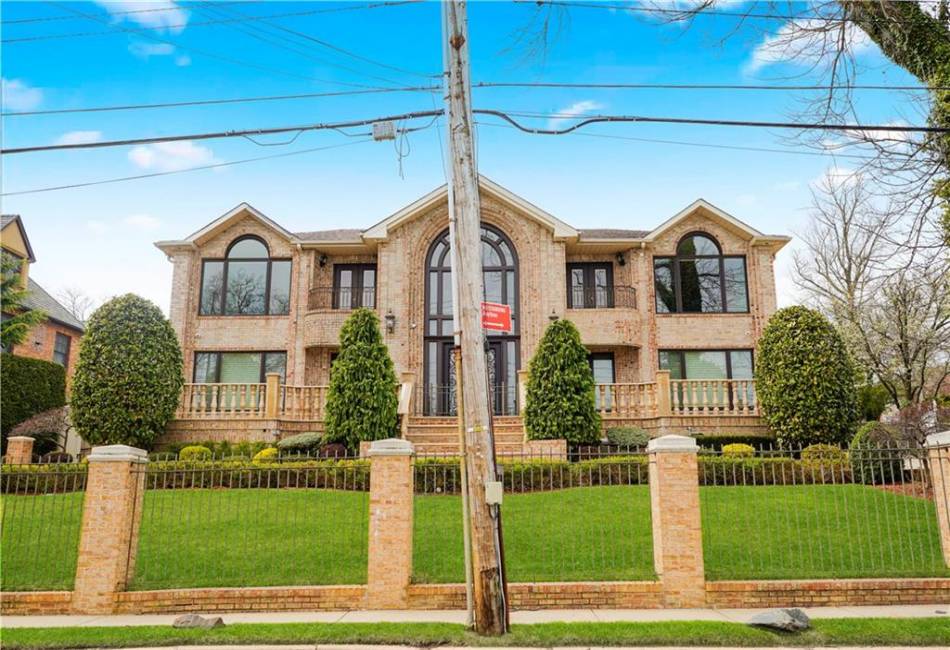 246 Howard Avenue, Staten Island, New York 10301, 5 Bedrooms Bedrooms, ,5 BathroomsBathrooms,Residential,For Sale,Howard,490937