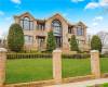 246 Howard Avenue, Staten Island, New York 10301, 5 Bedrooms Bedrooms, ,5 BathroomsBathrooms,Residential,For Sale,Howard,490937