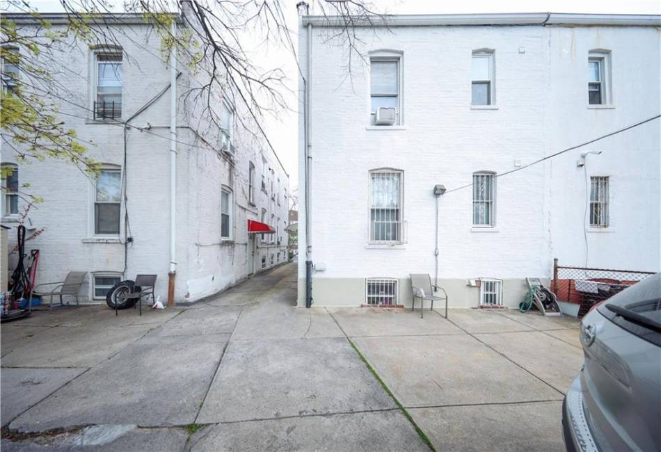 2274 22nd Street, Brooklyn, New York 11229, 5 Bedrooms Bedrooms, ,4 BathroomsBathrooms,Residential,For Sale,22nd,490940