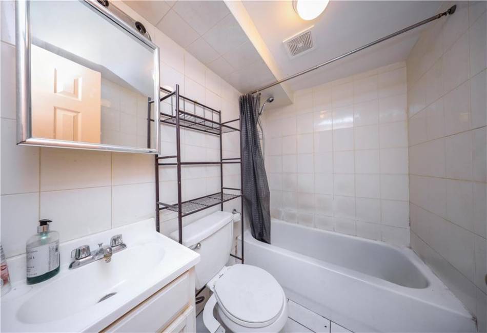 2274 22nd Street, Brooklyn, New York 11229, 5 Bedrooms Bedrooms, ,4 BathroomsBathrooms,Residential,For Sale,22nd,490940