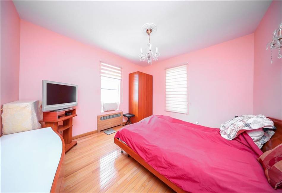 2274 22nd Street, Brooklyn, New York 11229, 5 Bedrooms Bedrooms, ,4 BathroomsBathrooms,Residential,For Sale,22nd,490940