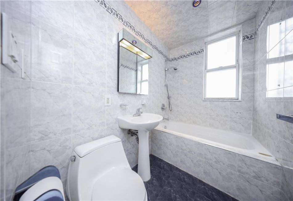 2274 22nd Street, Brooklyn, New York 11229, 5 Bedrooms Bedrooms, ,4 BathroomsBathrooms,Residential,For Sale,22nd,490940