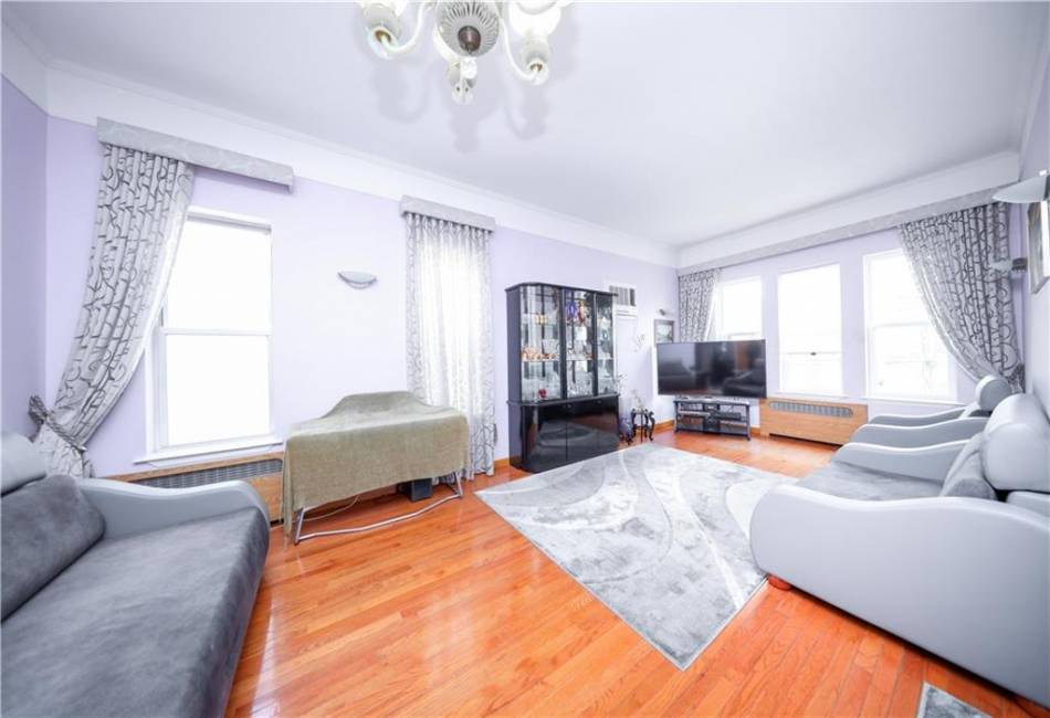 2274 22nd Street, Brooklyn, New York 11229, 5 Bedrooms Bedrooms, ,4 BathroomsBathrooms,Residential,For Sale,22nd,490940