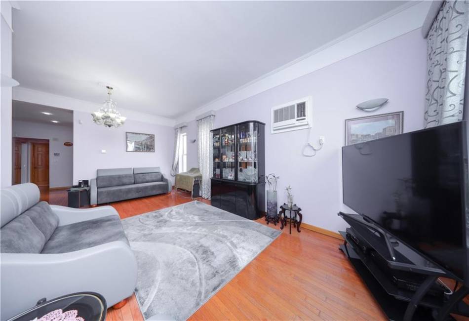 2274 22nd Street, Brooklyn, New York 11229, 5 Bedrooms Bedrooms, ,4 BathroomsBathrooms,Residential,For Sale,22nd,490940