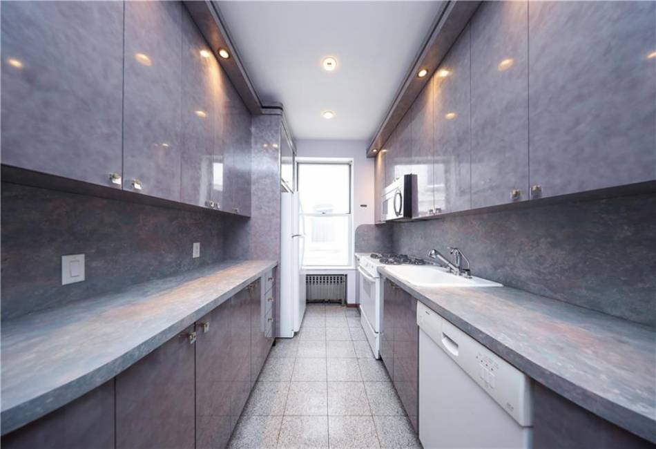 2274 22nd Street, Brooklyn, New York 11229, 5 Bedrooms Bedrooms, ,4 BathroomsBathrooms,Residential,For Sale,22nd,490940