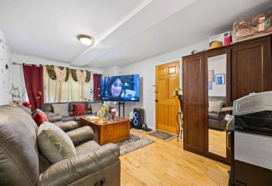 2070 55th Street, Brooklyn, New York 11234, 5 Bedrooms Bedrooms, ,Residential,For Sale,55th,490945
