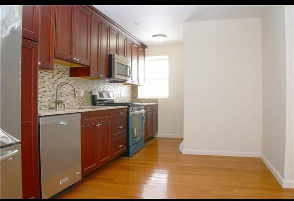 2567 14th Street, Brooklyn, New York 11235, 2 Bedrooms Bedrooms, ,2 BathroomsBathrooms,Residential,For Sale,14th,490947