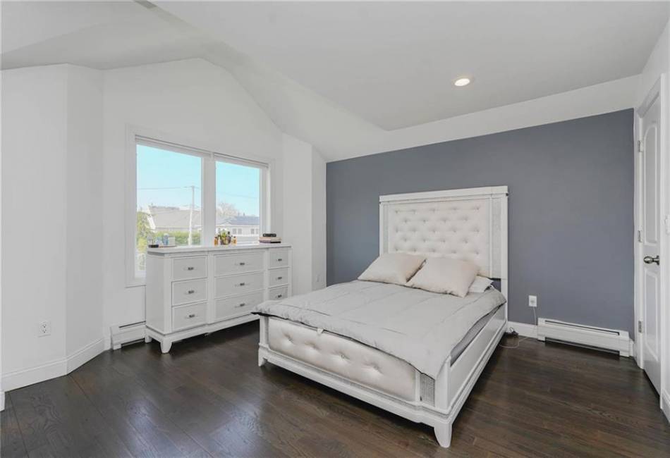 634 Darlington Avenue, Staten Island, New York 10312, 3 Bedrooms Bedrooms, ,4 BathroomsBathrooms,Residential,For Sale,Darlington,490951