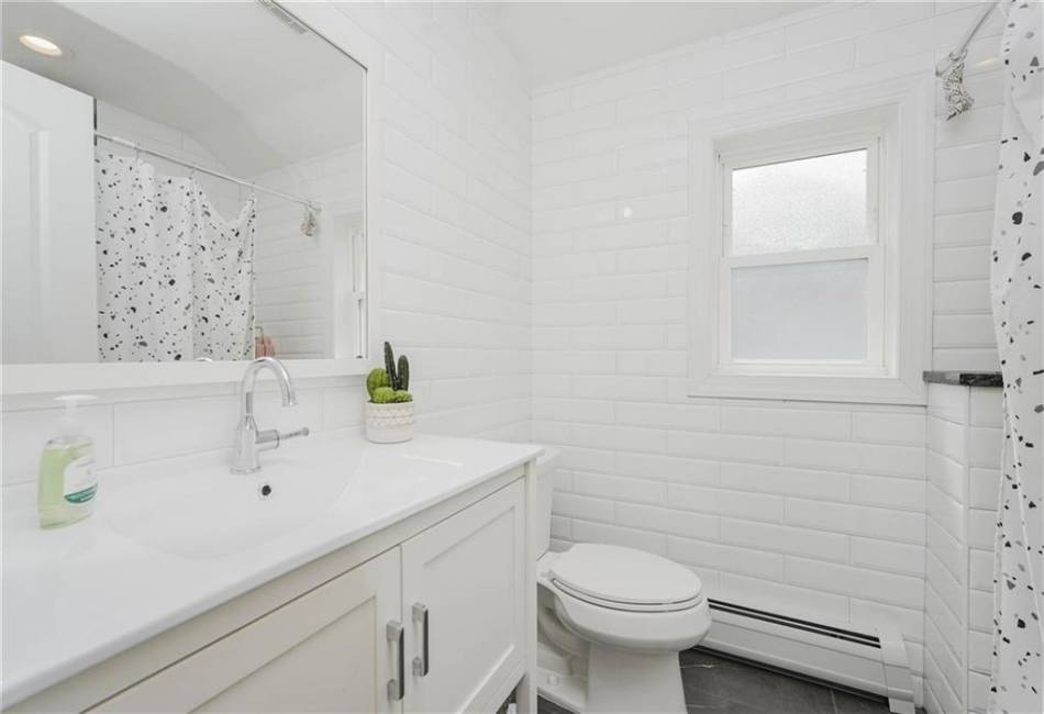 634 Darlington Avenue, Staten Island, New York 10312, 3 Bedrooms Bedrooms, ,4 BathroomsBathrooms,Residential,For Sale,Darlington,490951