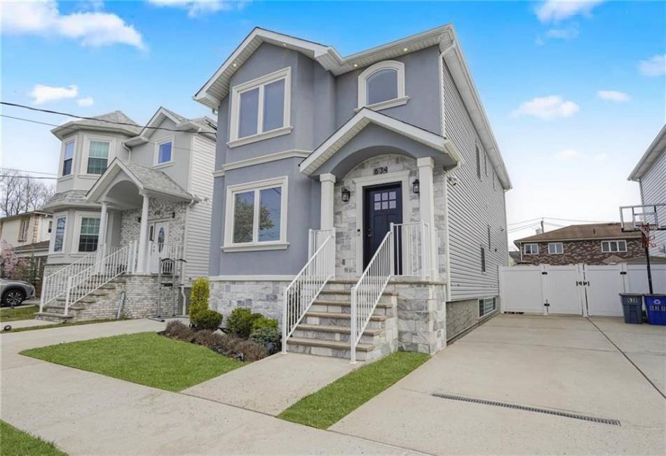 634 Darlington Avenue, Staten Island, New York 10312, 3 Bedrooms Bedrooms, ,4 BathroomsBathrooms,Residential,For Sale,Darlington,490951