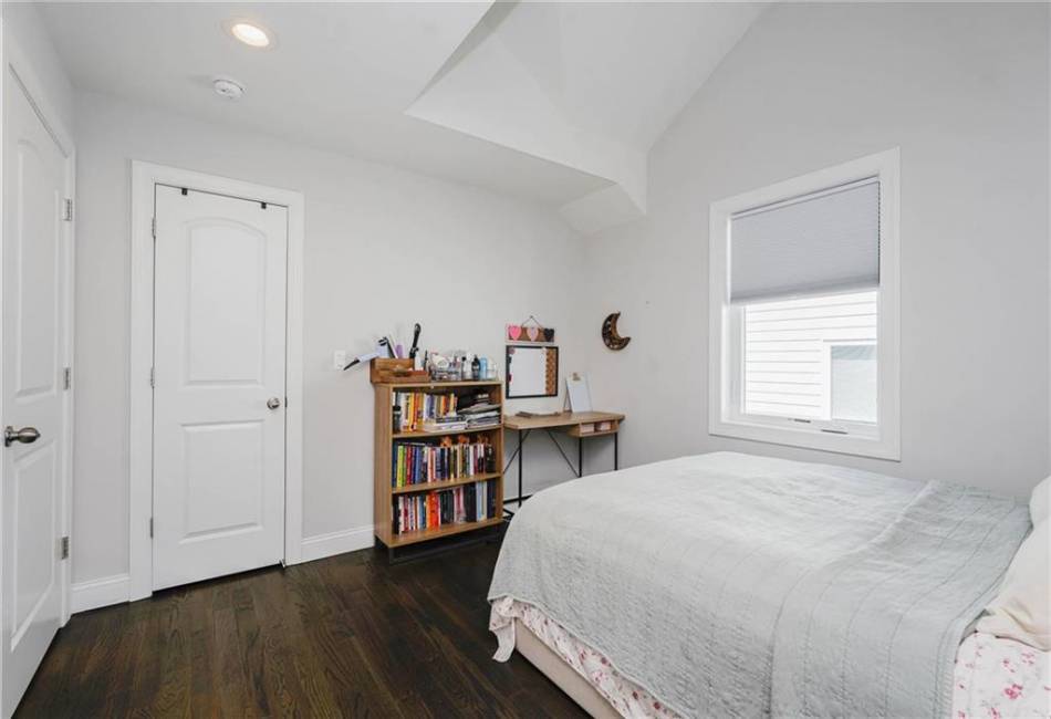 634 Darlington Avenue, Staten Island, New York 10312, 3 Bedrooms Bedrooms, ,4 BathroomsBathrooms,Residential,For Sale,Darlington,490951