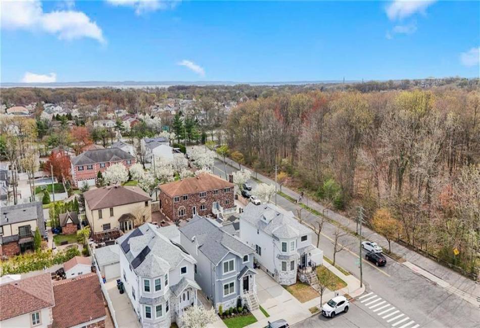 634 Darlington Avenue, Staten Island, New York 10312, 3 Bedrooms Bedrooms, ,4 BathroomsBathrooms,Residential,For Sale,Darlington,490951