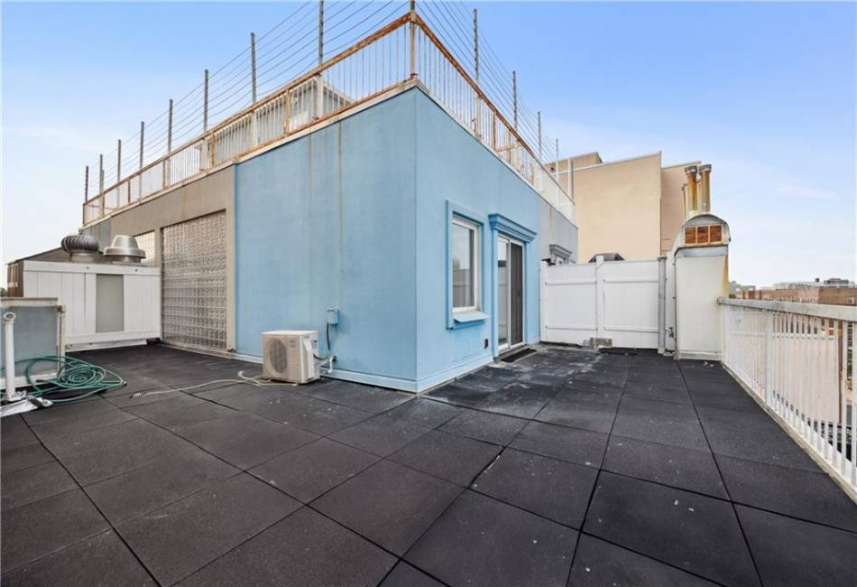 2752 Ocean Avenue, Brooklyn, New York 11229, 2 Bedrooms Bedrooms, ,2 BathroomsBathrooms,Residential,For Sale,Ocean,490944