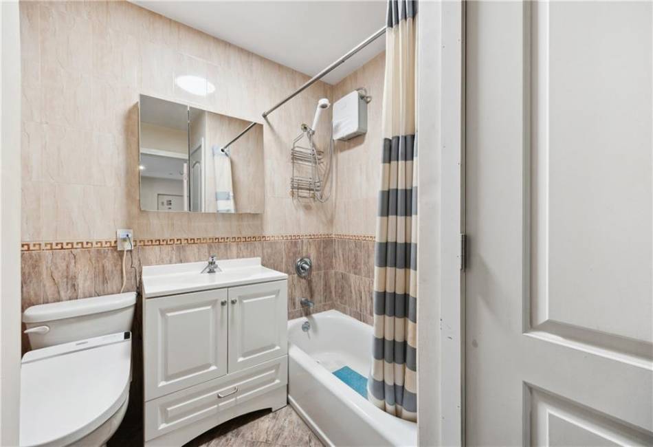 2752 Ocean Avenue, Brooklyn, New York 11229, 2 Bedrooms Bedrooms, ,2 BathroomsBathrooms,Residential,For Sale,Ocean,490944