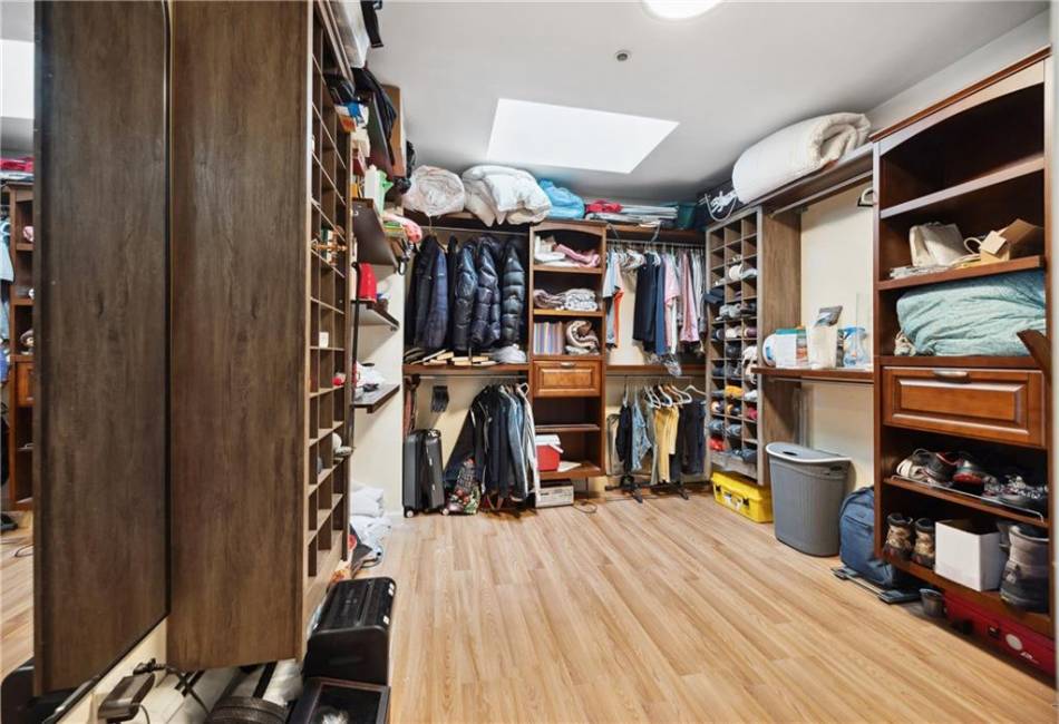 2752 Ocean Avenue, Brooklyn, New York 11229, 2 Bedrooms Bedrooms, ,2 BathroomsBathrooms,Residential,For Sale,Ocean,490944