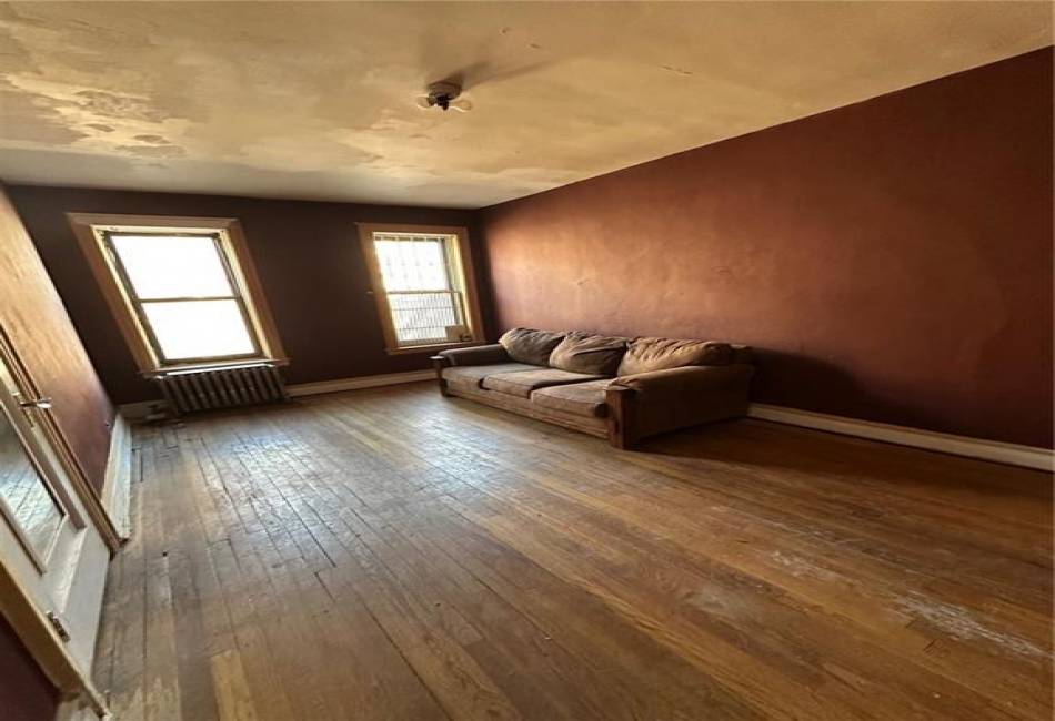 86-03 102nd Street, Richmond Hill, New York 11418, 1 Bedroom Bedrooms, ,1 BathroomBathrooms,Residential,For Sale,102nd,490879