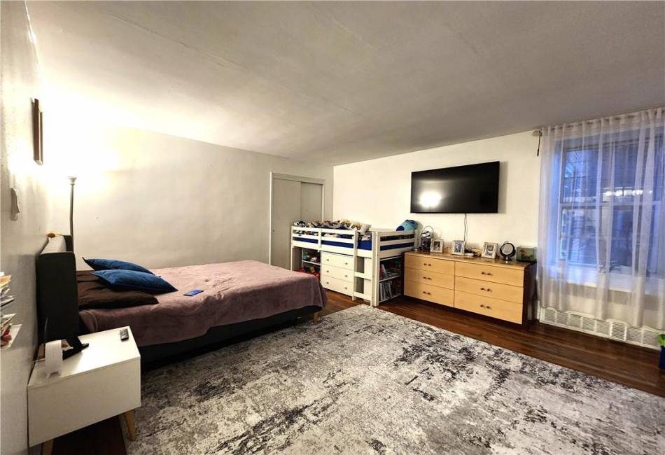 2626 Homecrest Avenue, Brooklyn, New York 11235, ,1 BathroomBathrooms,Residential,For Sale,Homecrest,490938