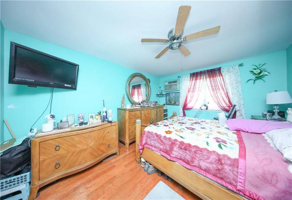 268 Ada Drive, Staten Island, New York 10314, ,4 BathroomsBathrooms,Residential,For Sale,Ada,490971