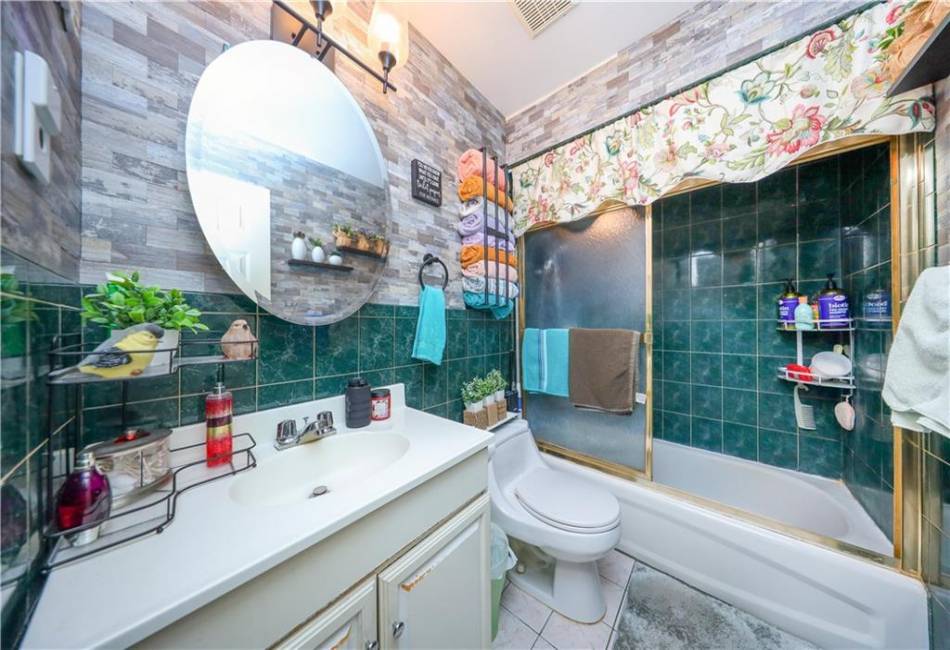 268 Ada Drive, Staten Island, New York 10314, ,4 BathroomsBathrooms,Residential,For Sale,Ada,490971