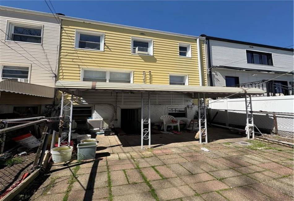 315 Bay 10th Street, Brooklyn, New York 11228, 6 Bedrooms Bedrooms, ,3 BathroomsBathrooms,Residential,For Sale,Bay 10th,490972
