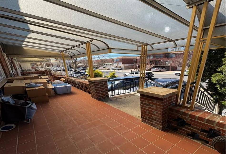 315 Bay 10th Street, Brooklyn, New York 11228, 6 Bedrooms Bedrooms, ,3 BathroomsBathrooms,Residential,For Sale,Bay 10th,490972