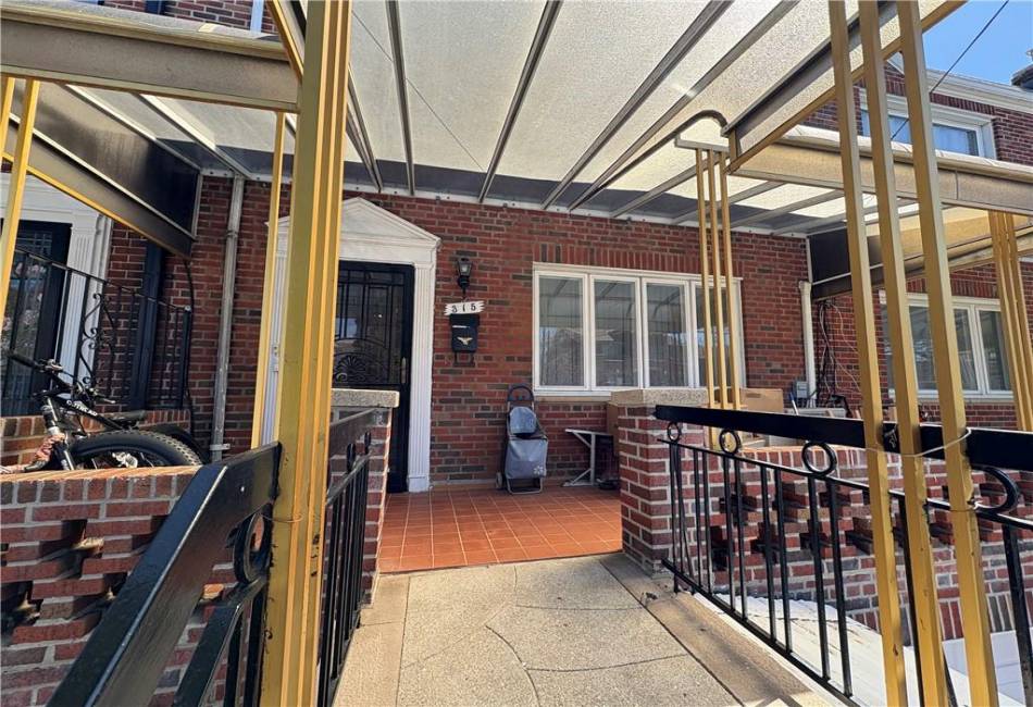 315 Bay 10th Street, Brooklyn, New York 11228, 6 Bedrooms Bedrooms, ,3 BathroomsBathrooms,Residential,For Sale,Bay 10th,490972