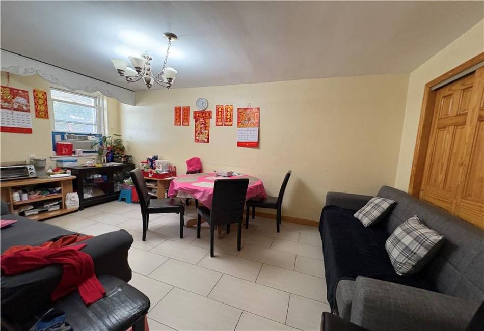 315 Bay 10th Street, Brooklyn, New York 11228, 6 Bedrooms Bedrooms, ,3 BathroomsBathrooms,Residential,For Sale,Bay 10th,490972