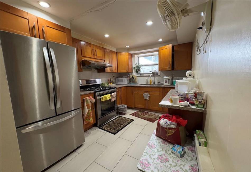 315 Bay 10th Street, Brooklyn, New York 11228, 6 Bedrooms Bedrooms, ,3 BathroomsBathrooms,Residential,For Sale,Bay 10th,490972