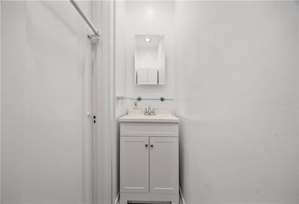 8701 Shore Road, Brooklyn, New York 11209, 2 Bedrooms Bedrooms, ,2 BathroomsBathrooms,Rental,For Sale,Shore,490975