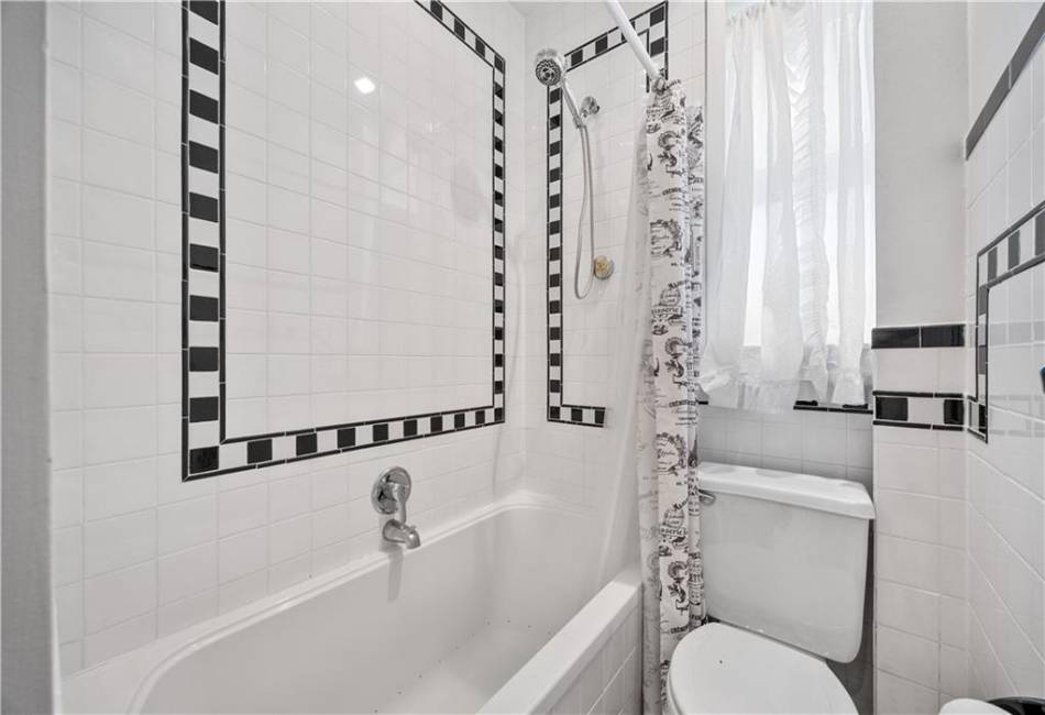 8701 Shore Road, Brooklyn, New York 11209, 2 Bedrooms Bedrooms, ,2 BathroomsBathrooms,Rental,For Sale,Shore,490975