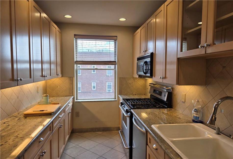 8701 Shore Road, Brooklyn, New York 11209, 2 Bedrooms Bedrooms, ,2 BathroomsBathrooms,Rental,For Sale,Shore,490975