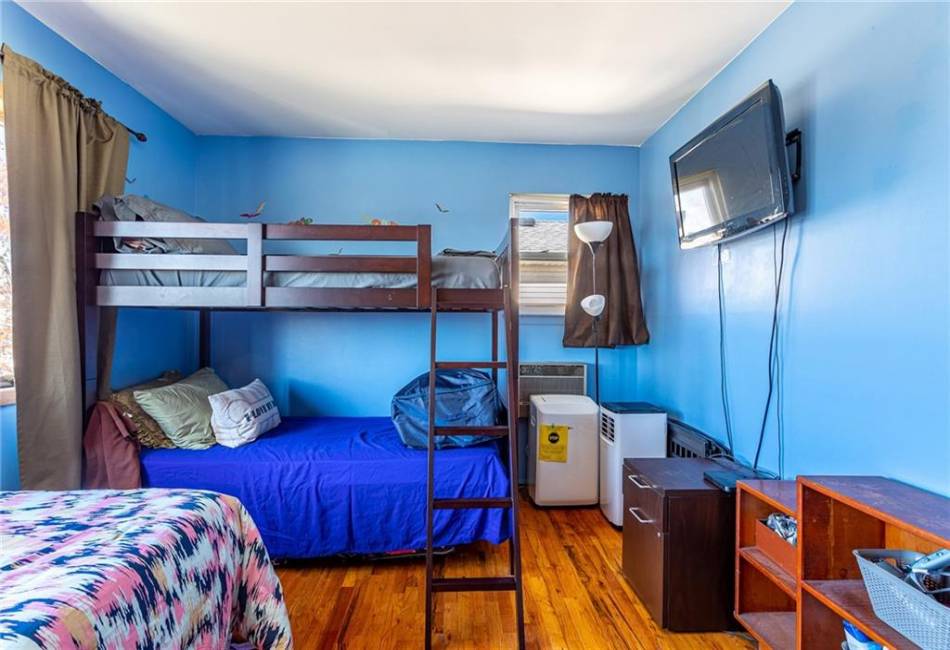 74 Brandis Avenue, Staten Island, New York 10308, 3 Bedrooms Bedrooms, ,2 BathroomsBathrooms,Residential,For Sale,Brandis,490984