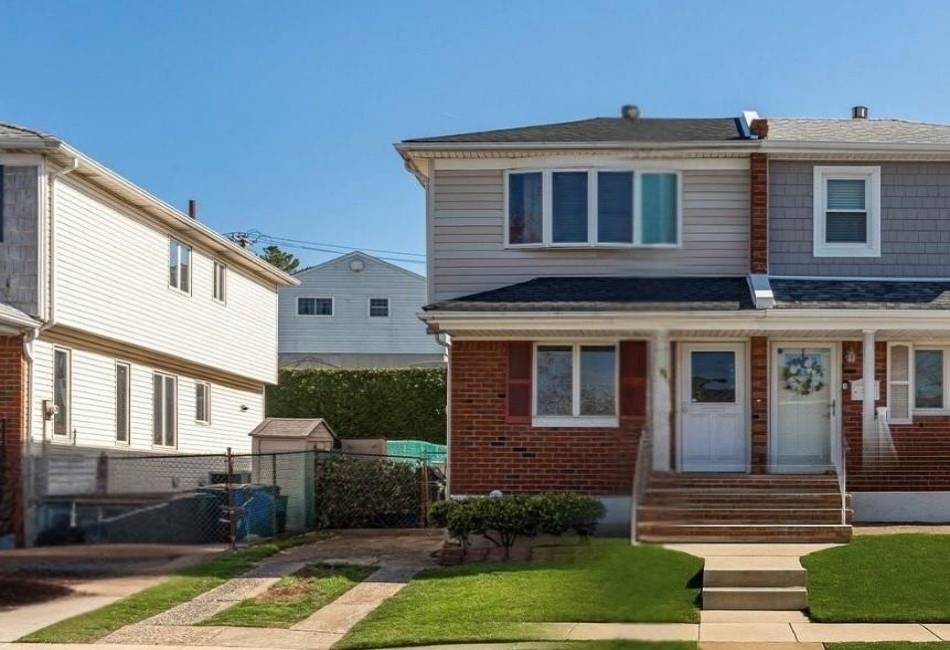 74 Brandis Avenue, Staten Island, New York 10308, 3 Bedrooms Bedrooms, ,2 BathroomsBathrooms,Residential,For Sale,Brandis,490984