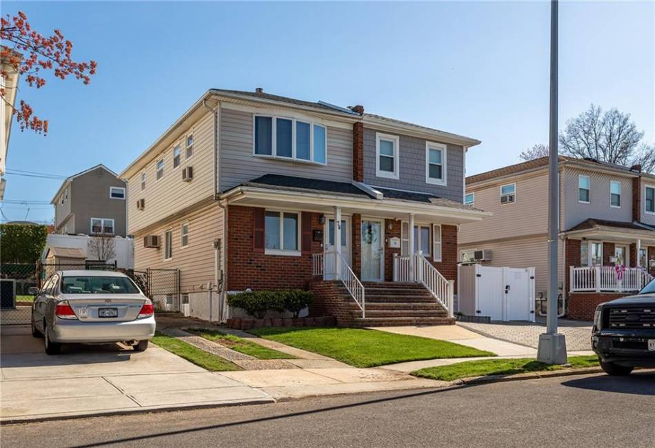 74 Brandis Avenue, Staten Island, New York 10308, 3 Bedrooms Bedrooms, ,2 BathroomsBathrooms,Residential,For Sale,Brandis,490984