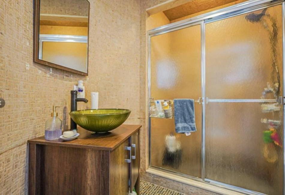 137 West End Avenue, Brooklyn, New York 11235, 1 Bedroom Bedrooms, ,1 BathroomBathrooms,Residential,For Sale,West End,490988