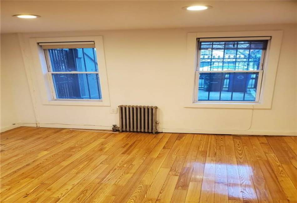 200 Spencer Street, Brooklyn, New York 11205, 1 Bedroom Bedrooms, ,1 BathroomBathrooms,Rental,For Sale,Spencer,490991