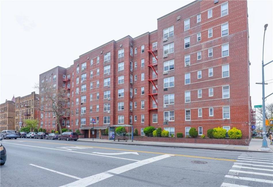 2900 Ocean Avenue, Brooklyn, New York 11235, 1 Bedroom Bedrooms, ,1 BathroomBathrooms,Residential,For Sale,Ocean,490965